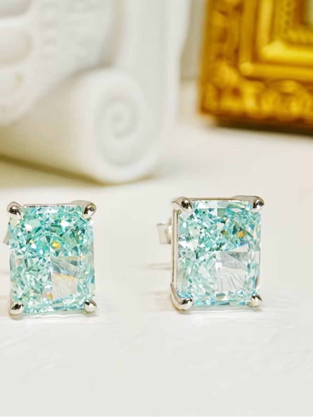 NEW 7 CARAT MINT CRUSHED ICE EARRINGS - Picture 3 of 4